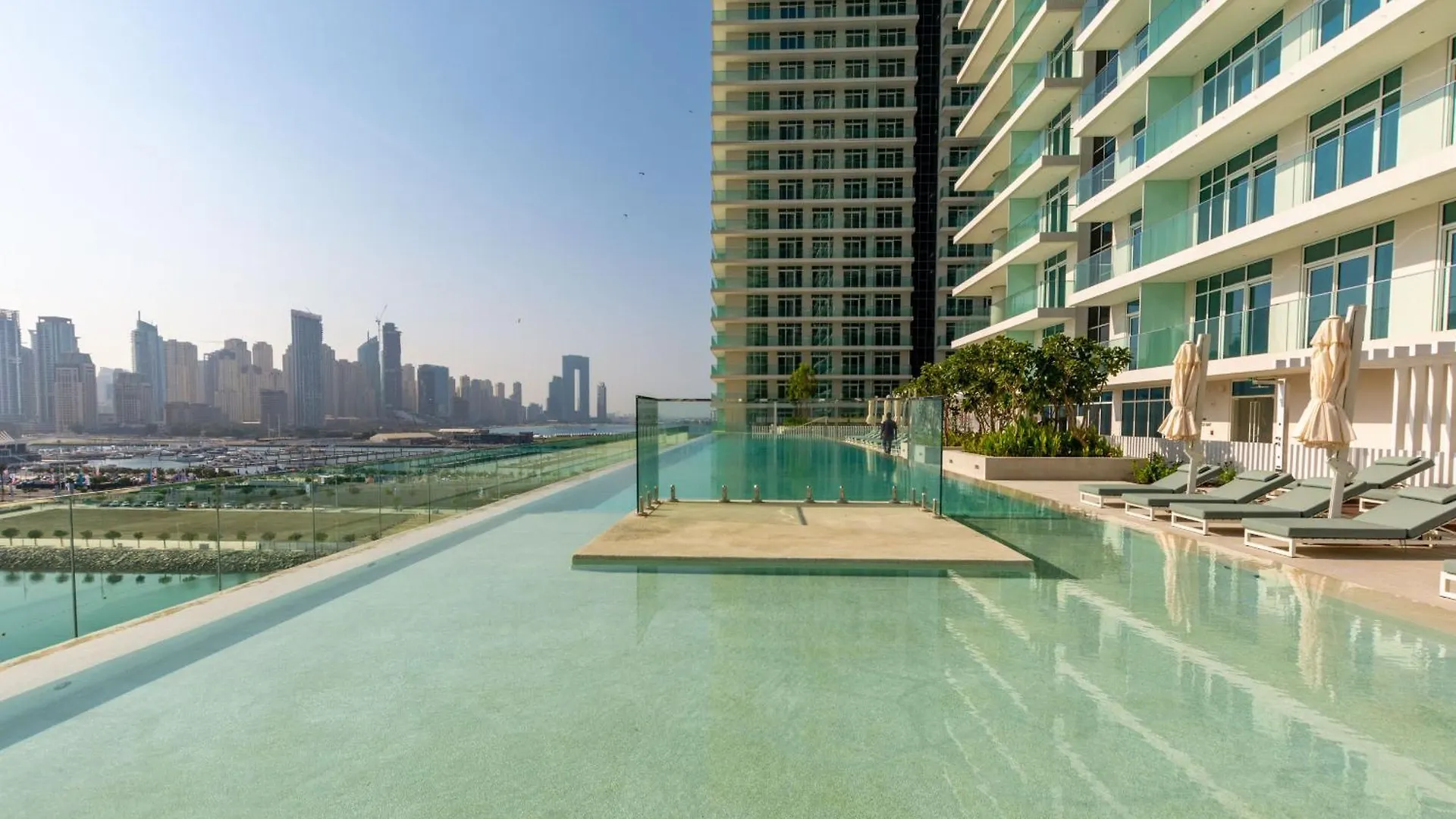 Vayk - Amazing 2 Bd In Emaar Beachfront With Beach Access Dubai Apartment